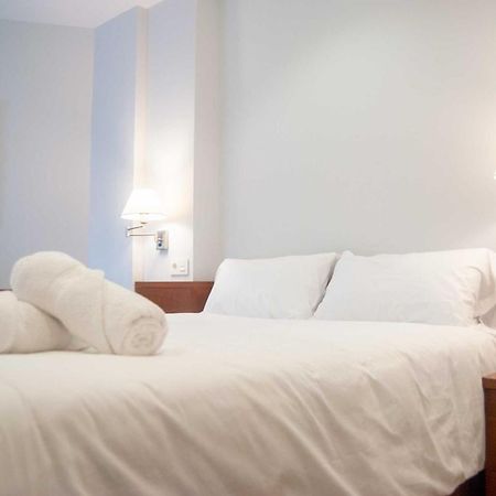 Apartamentos Dr28 A 250 M De La Playa Фуэнхирола Экстерьер фото